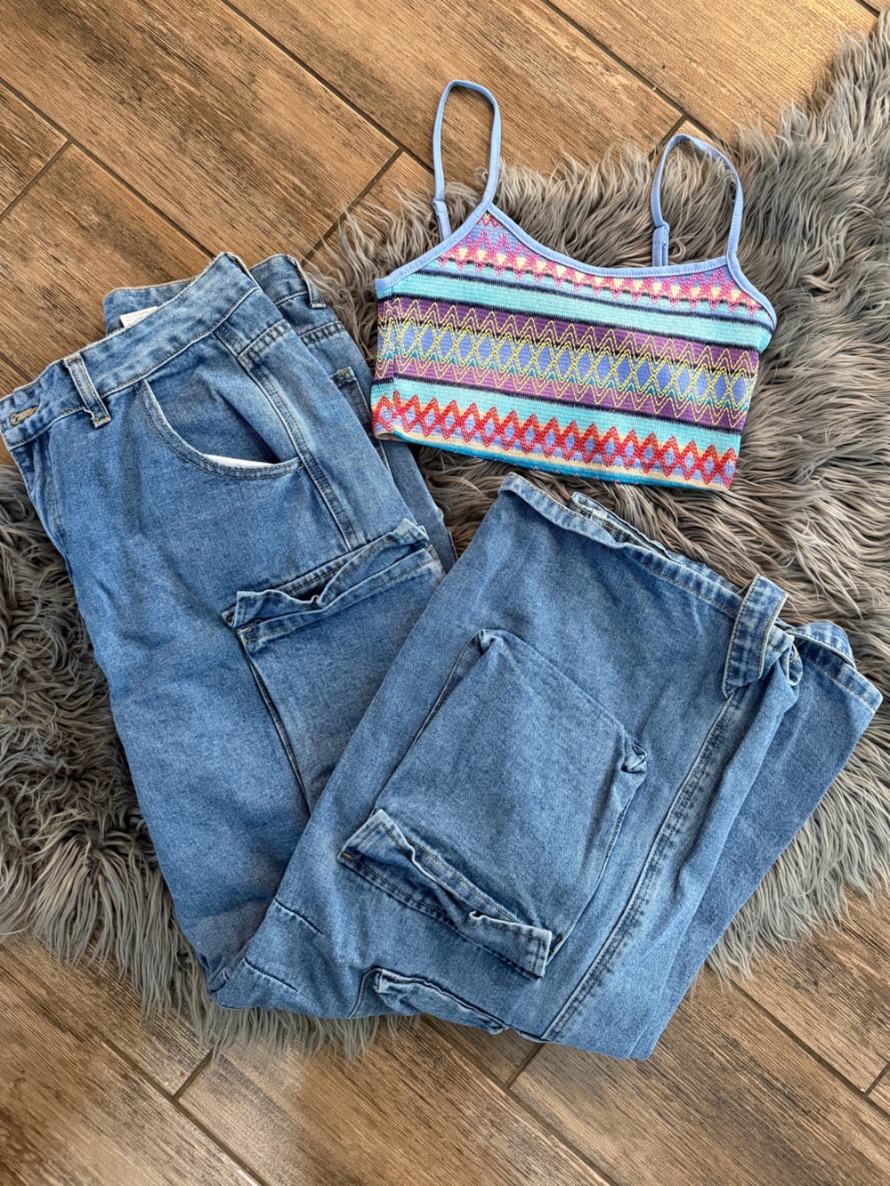 SHEIN Light Blue Cargo Jeans with Patch Pockets and top - Picture 5 of 7